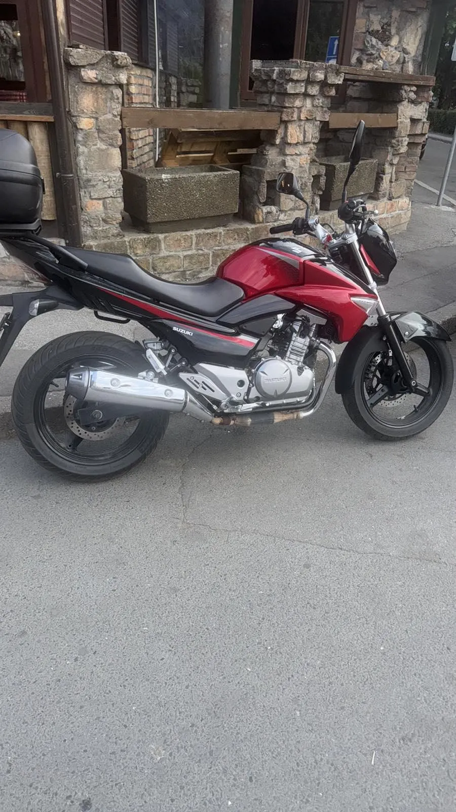 SUZUKI GW250