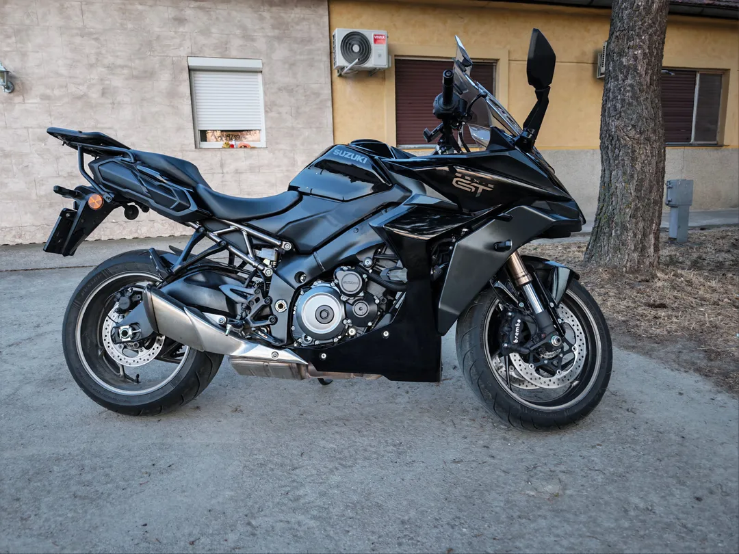 SUZUKI GSX-S1000GT