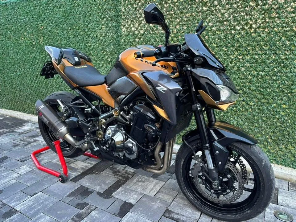 KAWASAKI Z900