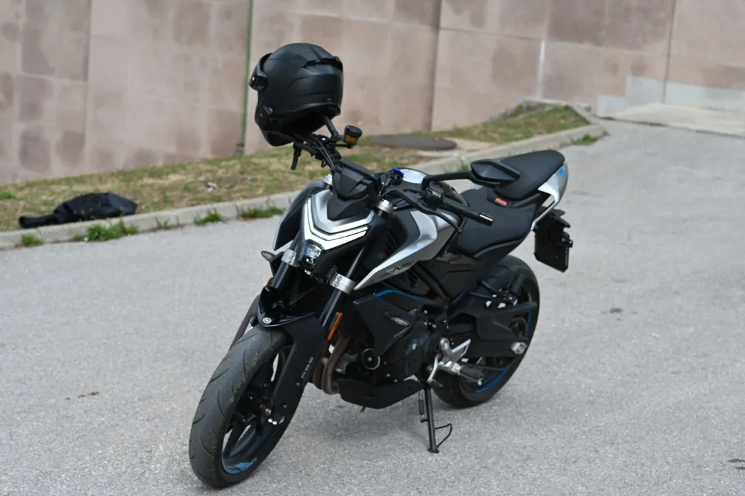 CFMOTO 450 NK