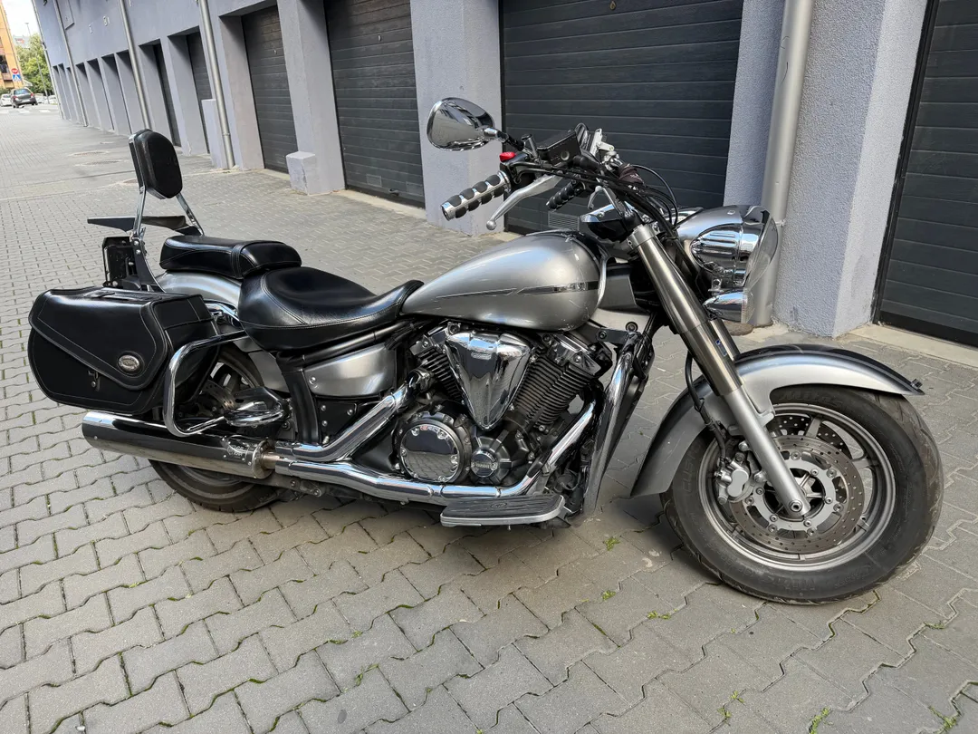 YAMAHA XVS1300A Midnight Star