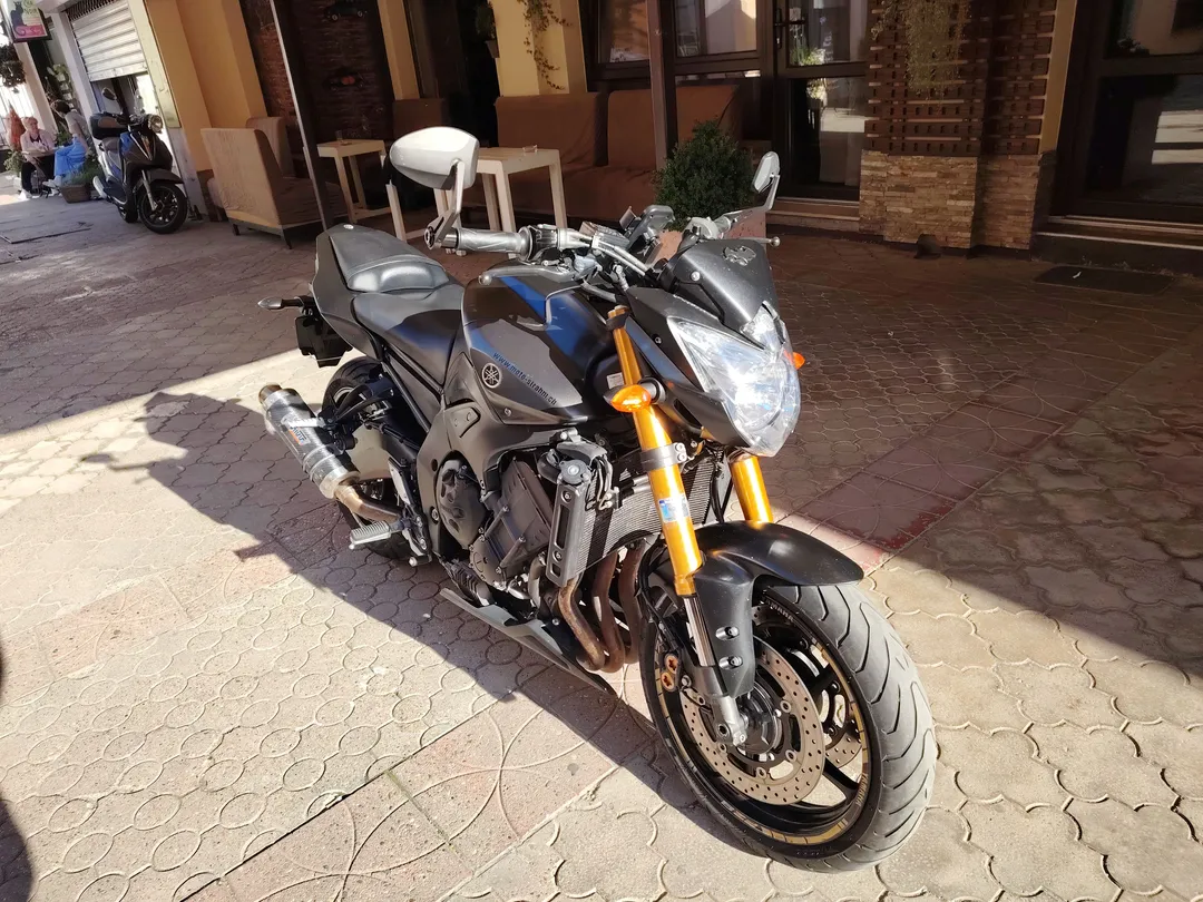 YAMAHA FZ8