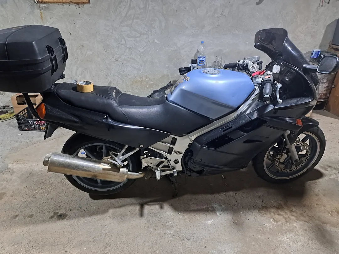 HONDA VFR750F