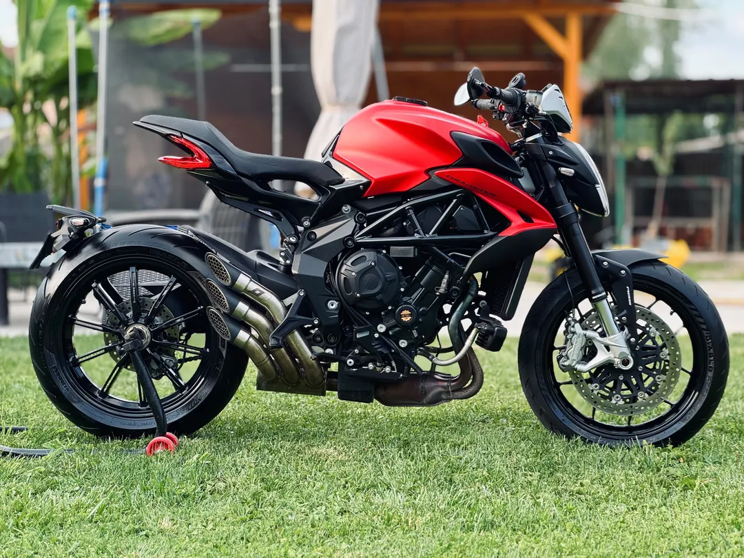 MV AGUSTA Brutale 800 Dragster