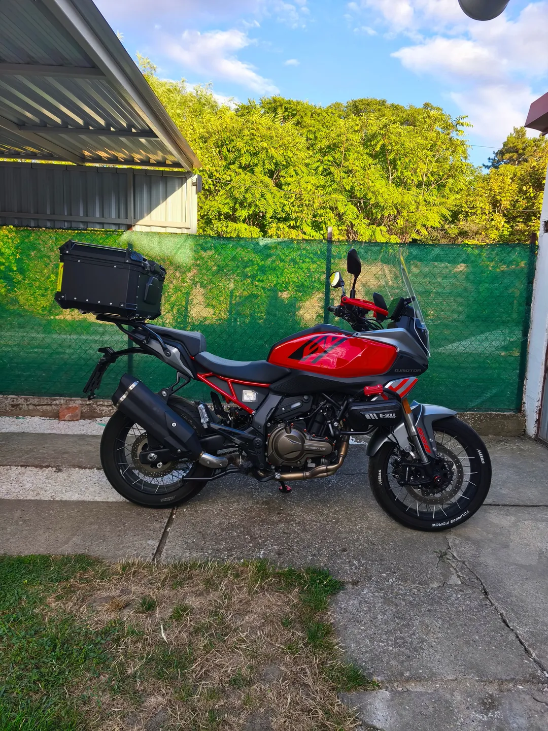 QJMOTOR SRT 600SX