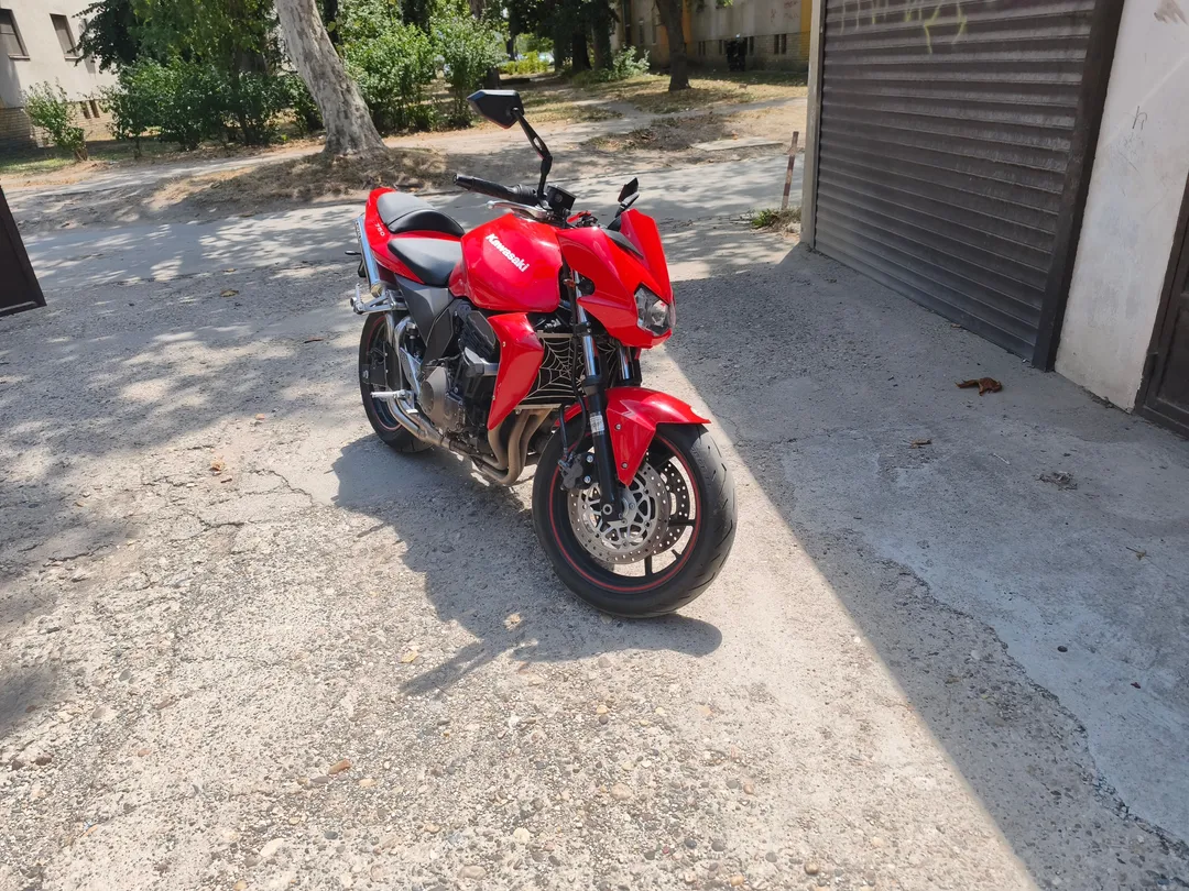 KAWASAKI Z750