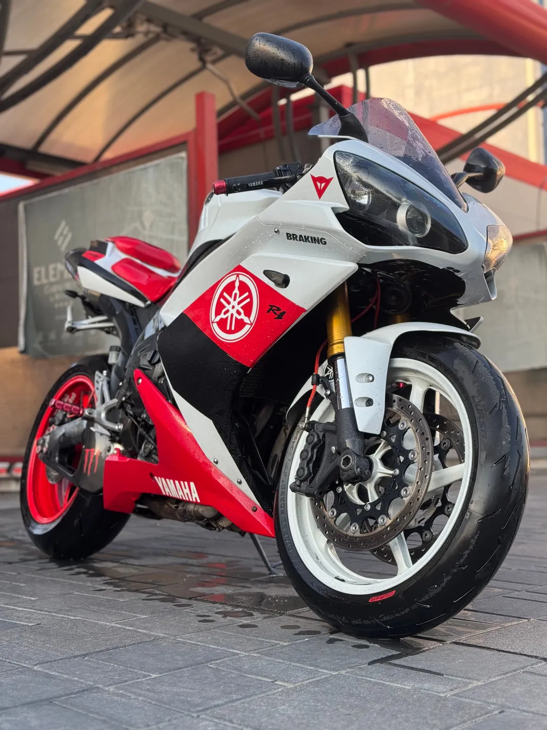 YAMAHA YZF-R1