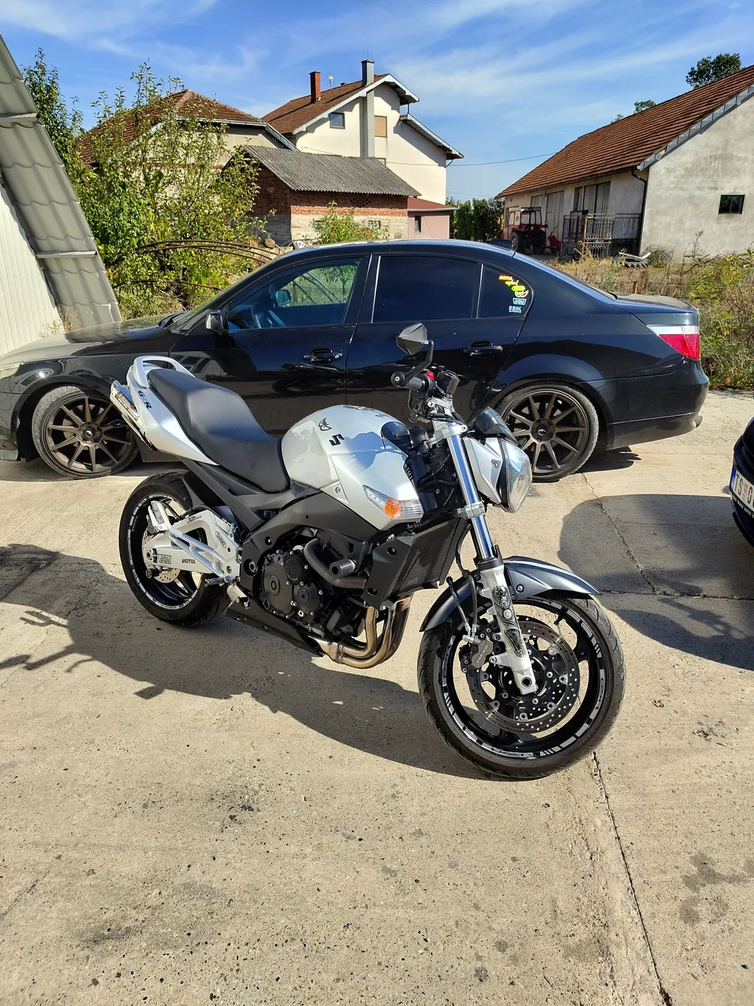SUZUKI GSR600
