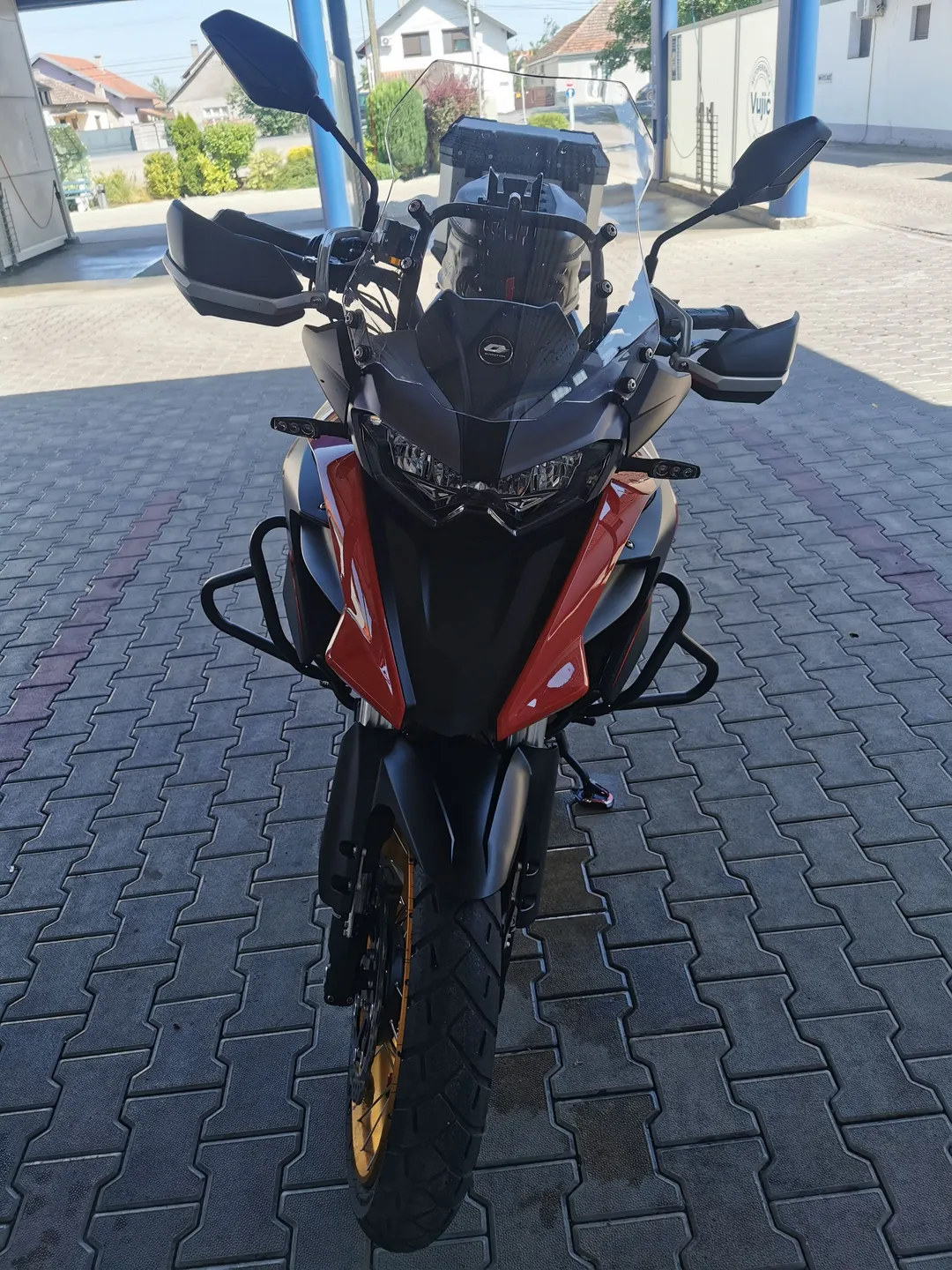 QJMOTOR SRT 700S