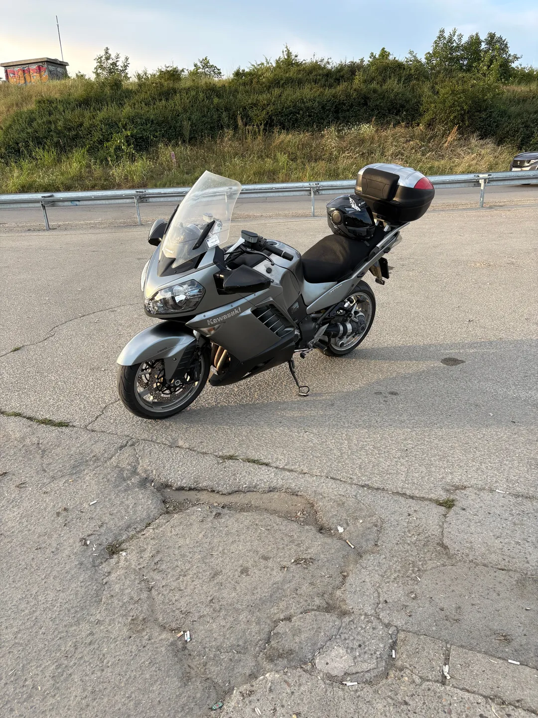 KAWASAKI 1400GTR