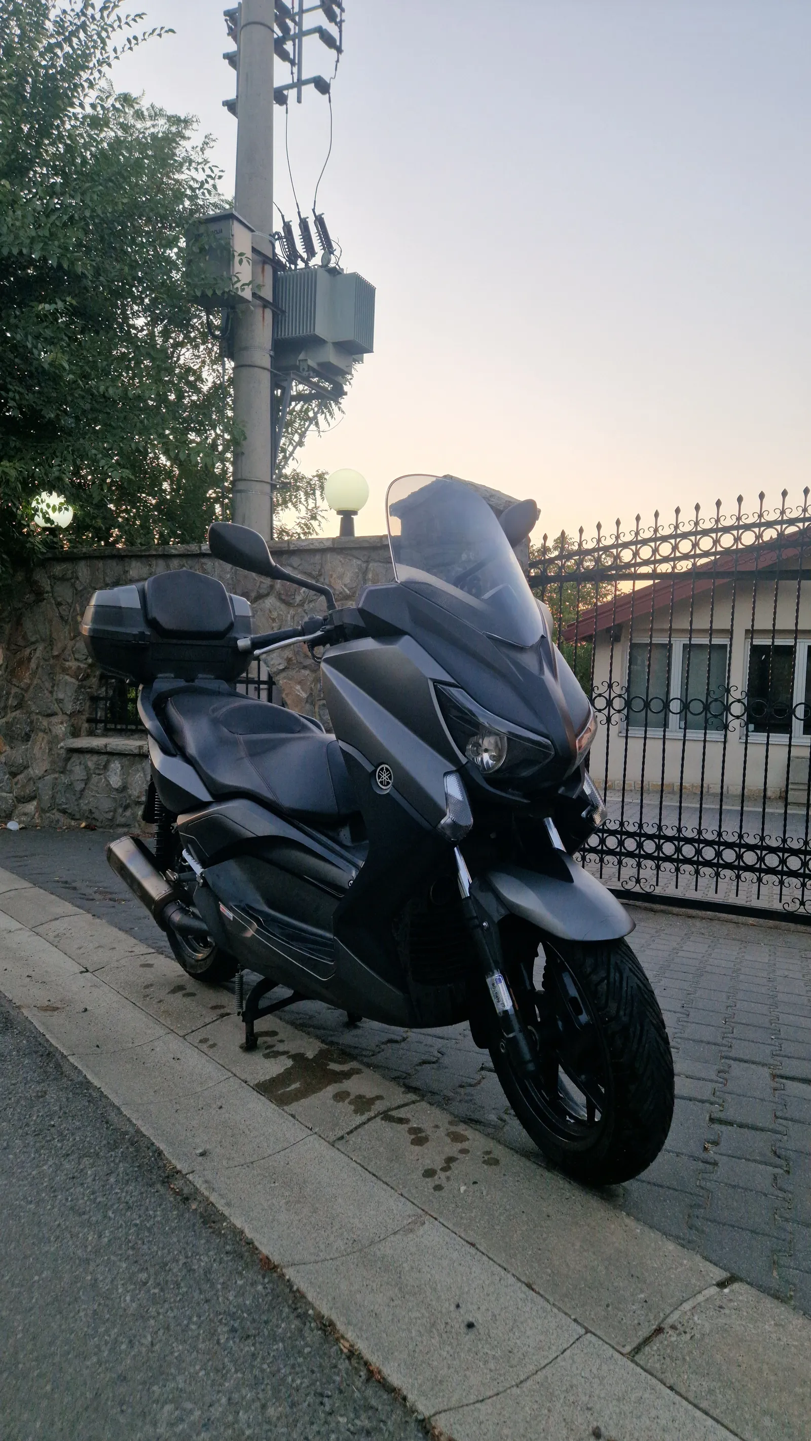 YAMAHA XMAX 250