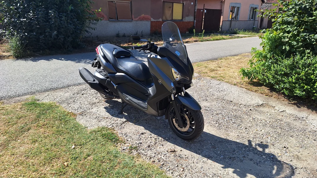 YAMAHA XMAX 400