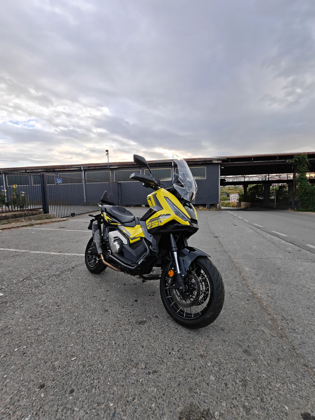 HONDA X-ADV 750