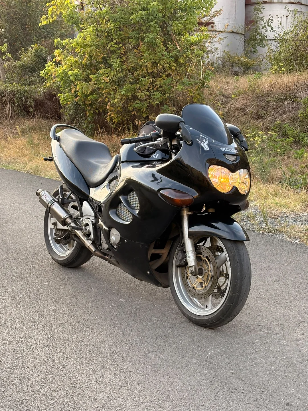 SUZUKI GSX-750F Katana
