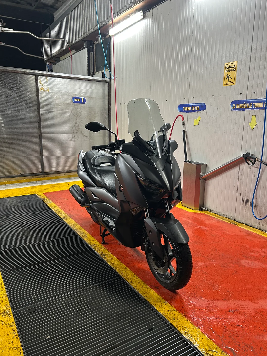 YAMAHA XMAX 125