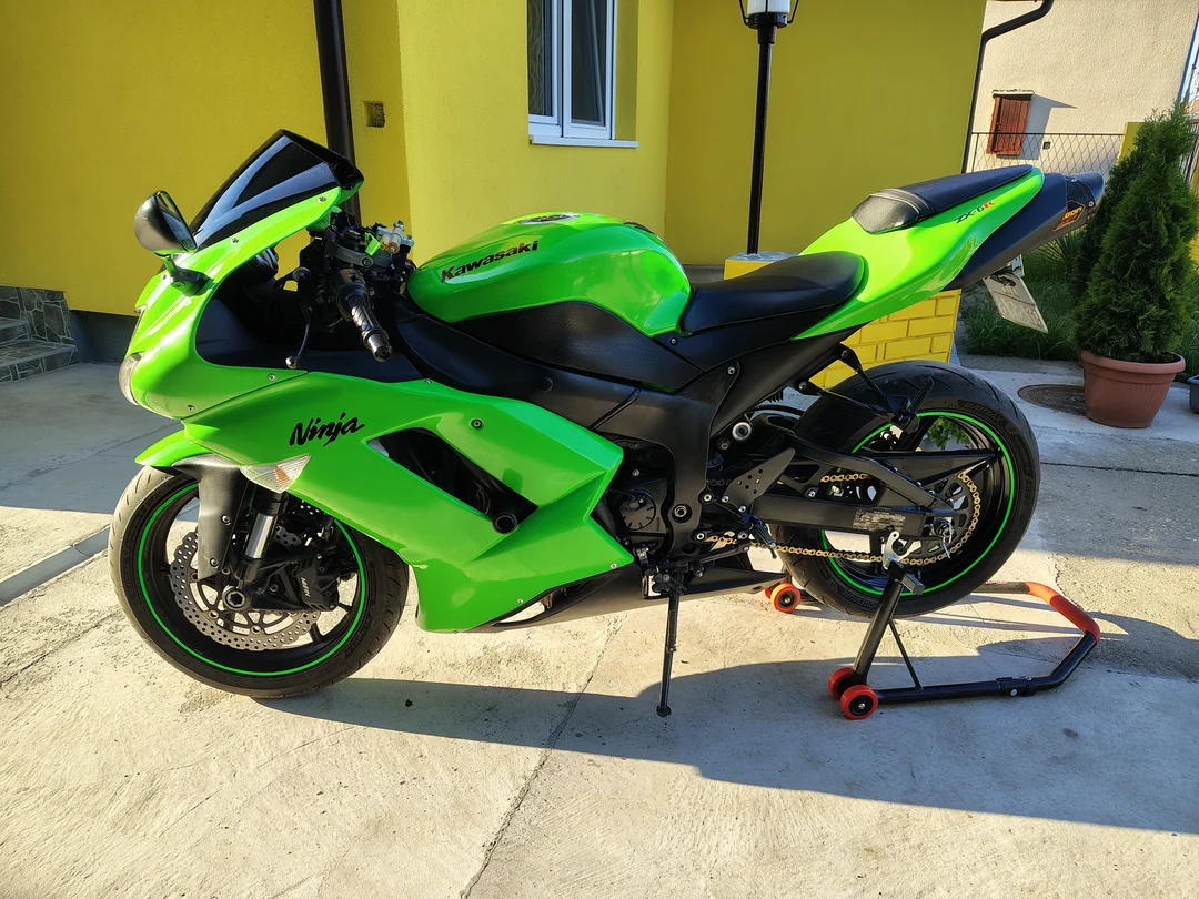 KAWASAKI Ninja ZX-6R