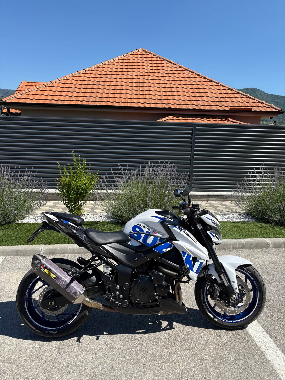 SUZUKI GSX-S750
