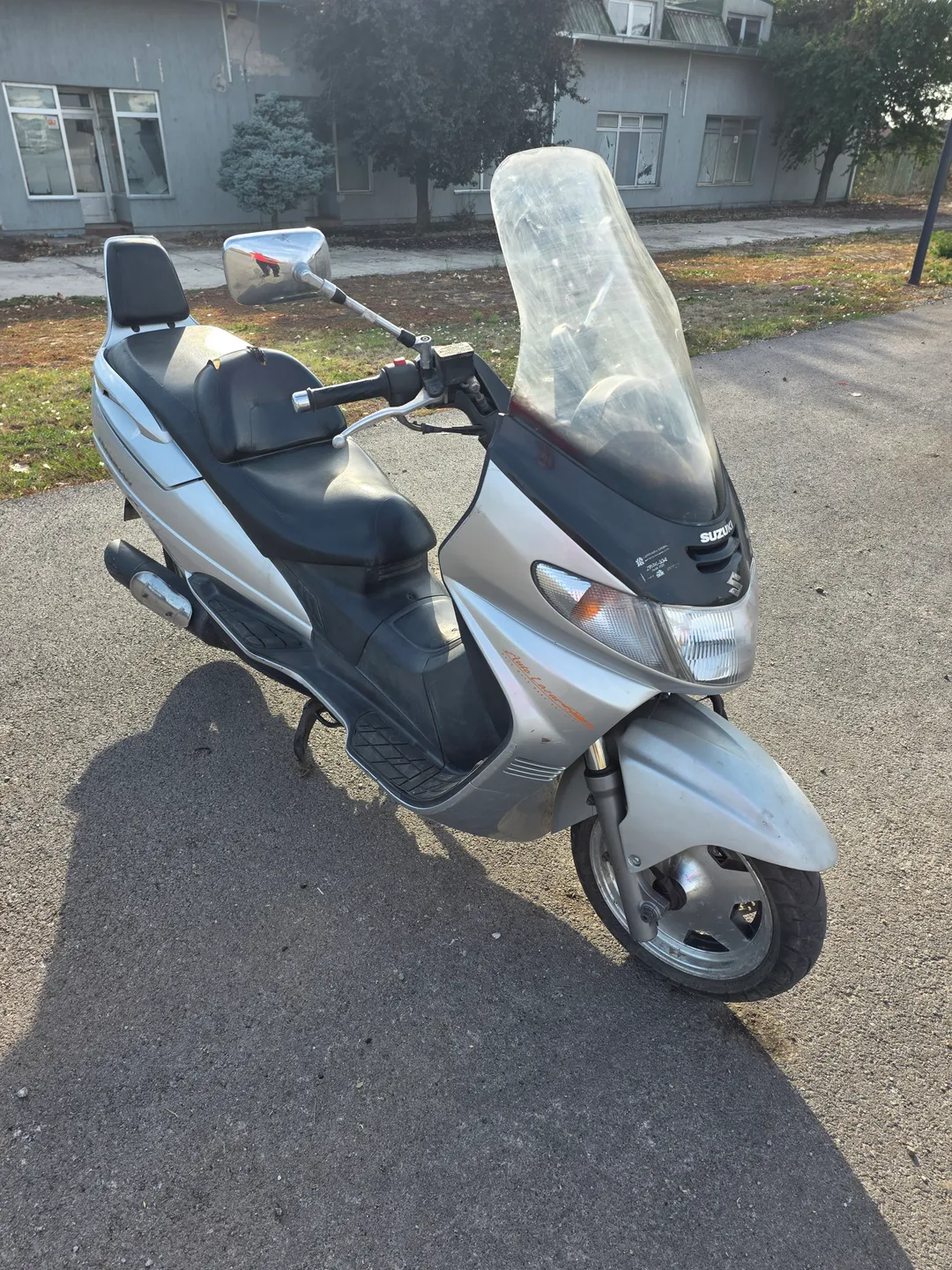 SUZUKI Burgman 250